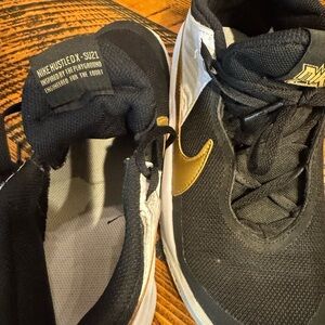 Nike HustledX SU21 Kids Sneakers Black and Gold